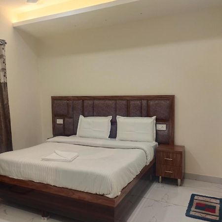 Hotel G-3 Jalandhar Bagian luar foto