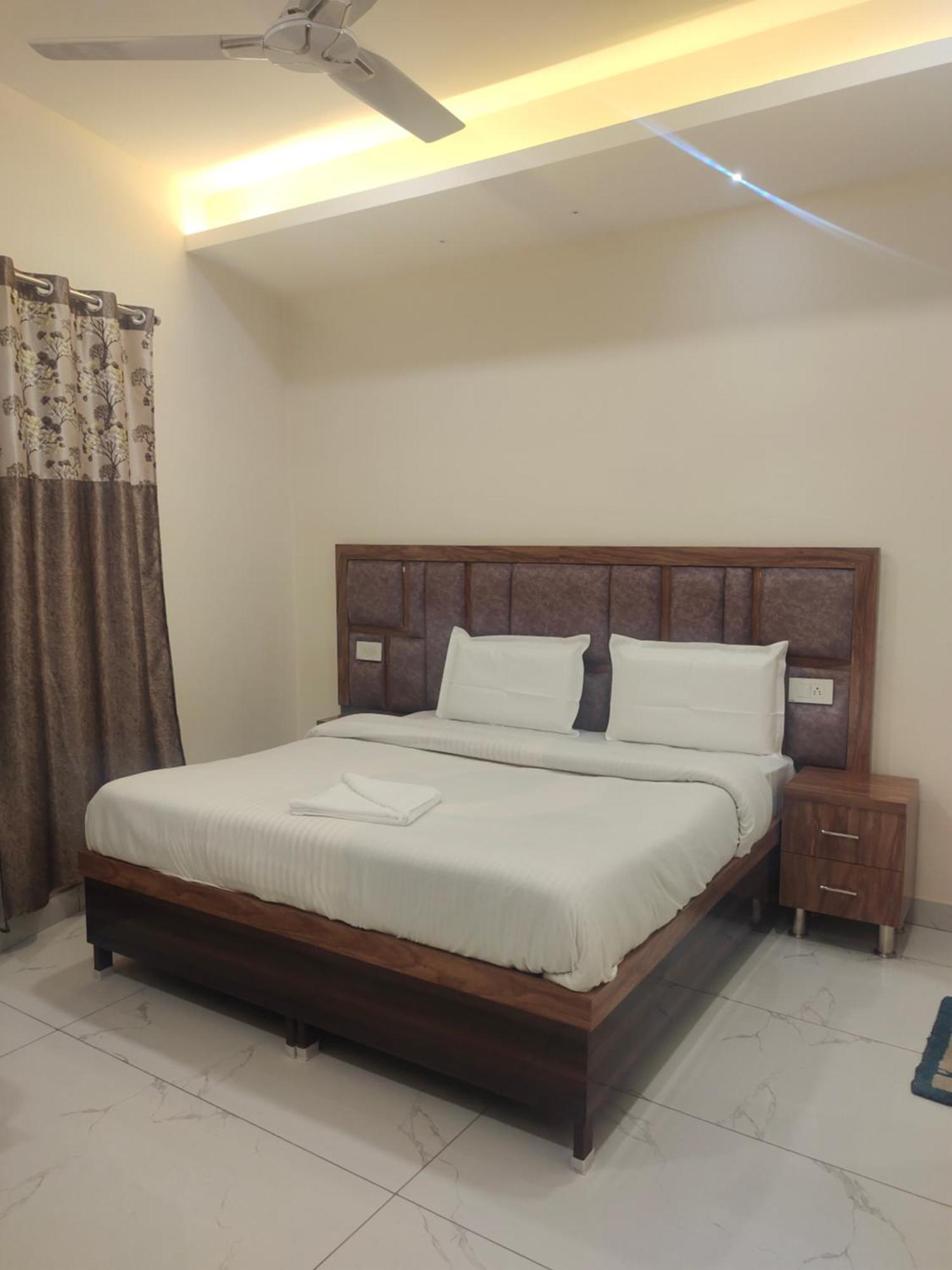 Hotel G-3 Jalandhar Bagian luar foto
